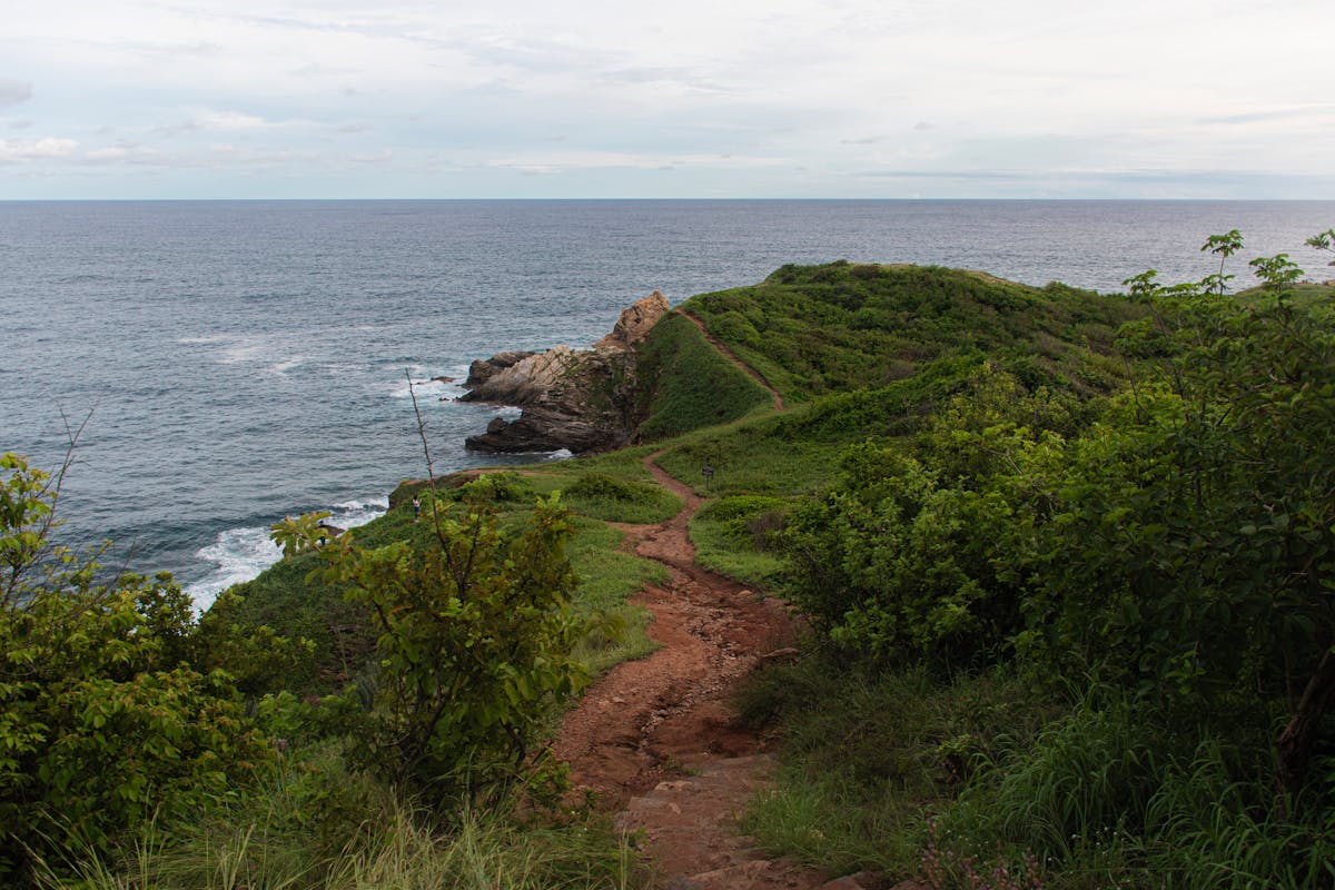 Path along Punta Cometa with ocean views